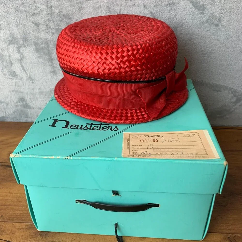 Vintage Neusteters Denver Red Straw Hat With Box size  22 Net lining w/Box Nice!